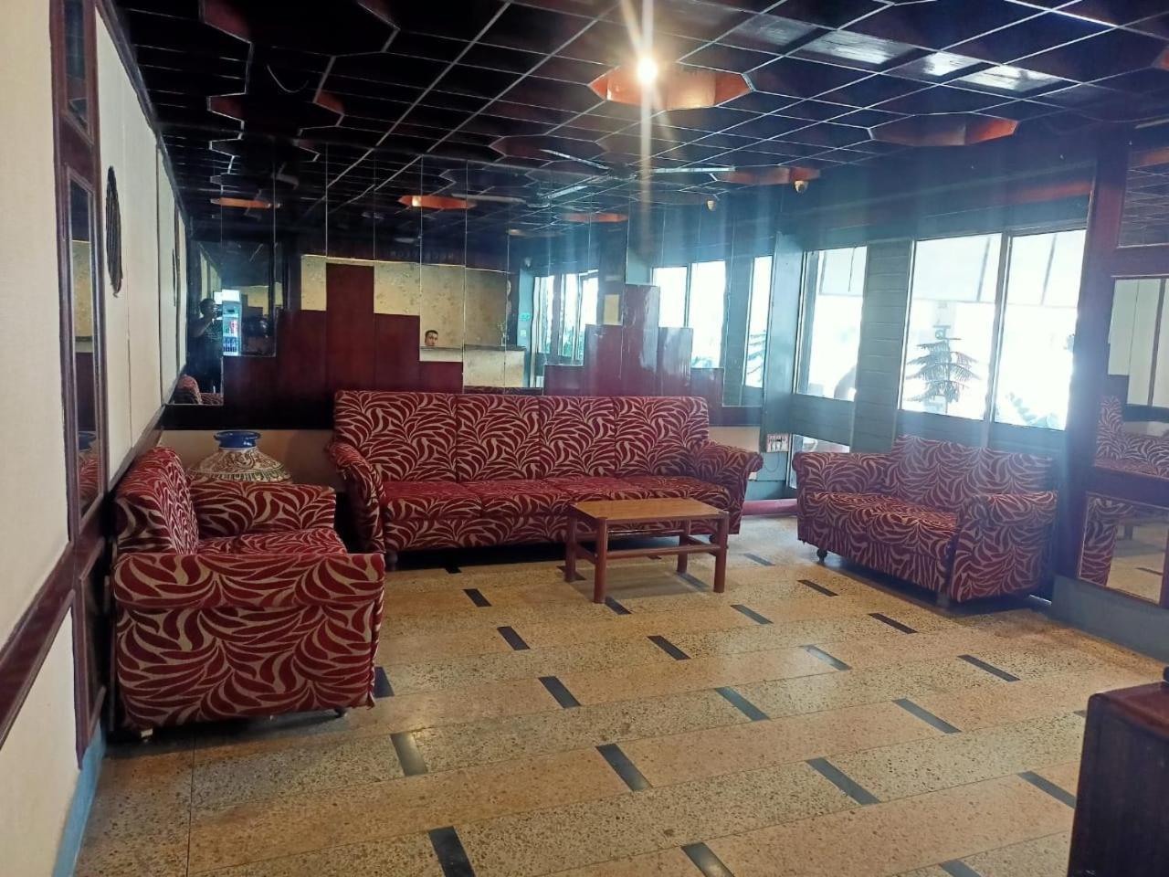 Hotel Skylark Наґпур Екстер'єр фото